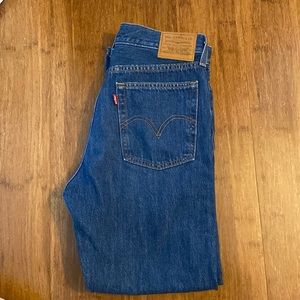 Levi’s Wedgie Straight Blue Jean